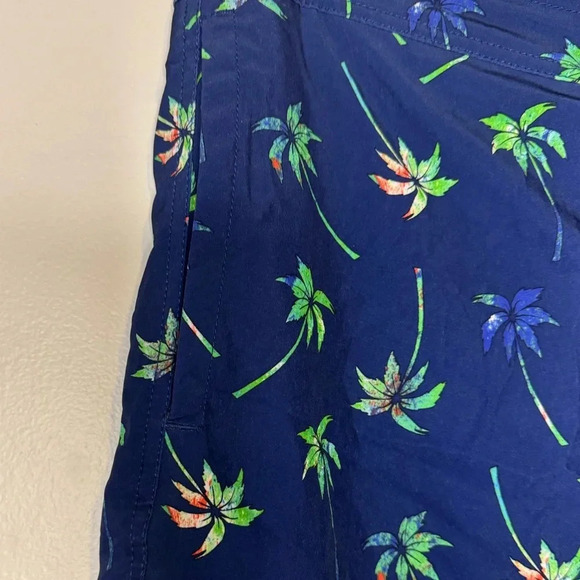 American Eagle Swim Trunks Tree desing size L - Picture 5 of 14